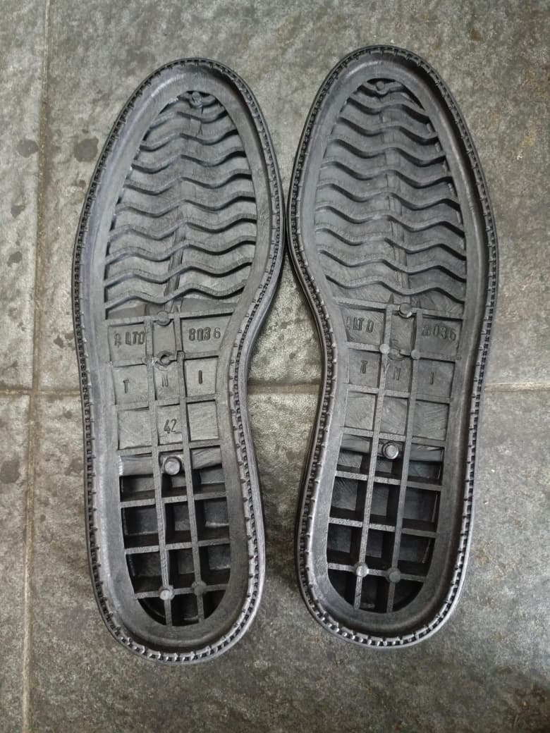 Sol Sepatu Kardi: Menyatukan Kaki dan Kota Cilacap